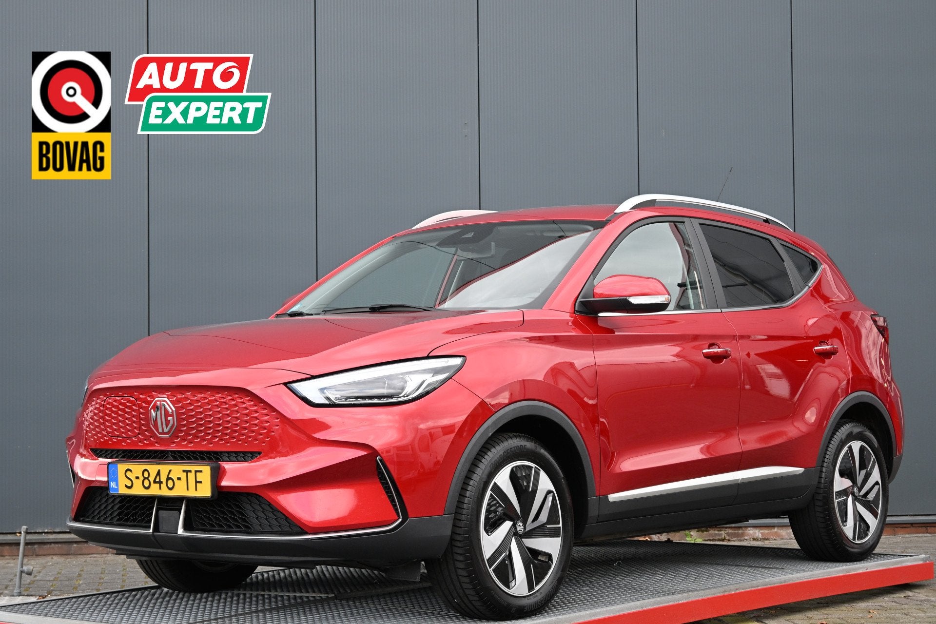 MG Mg zs ev EV Long Range Luxury 70 kWh trekhaak soh94%, Auto's, 660 min, Stof, Gebruikt, Zwart