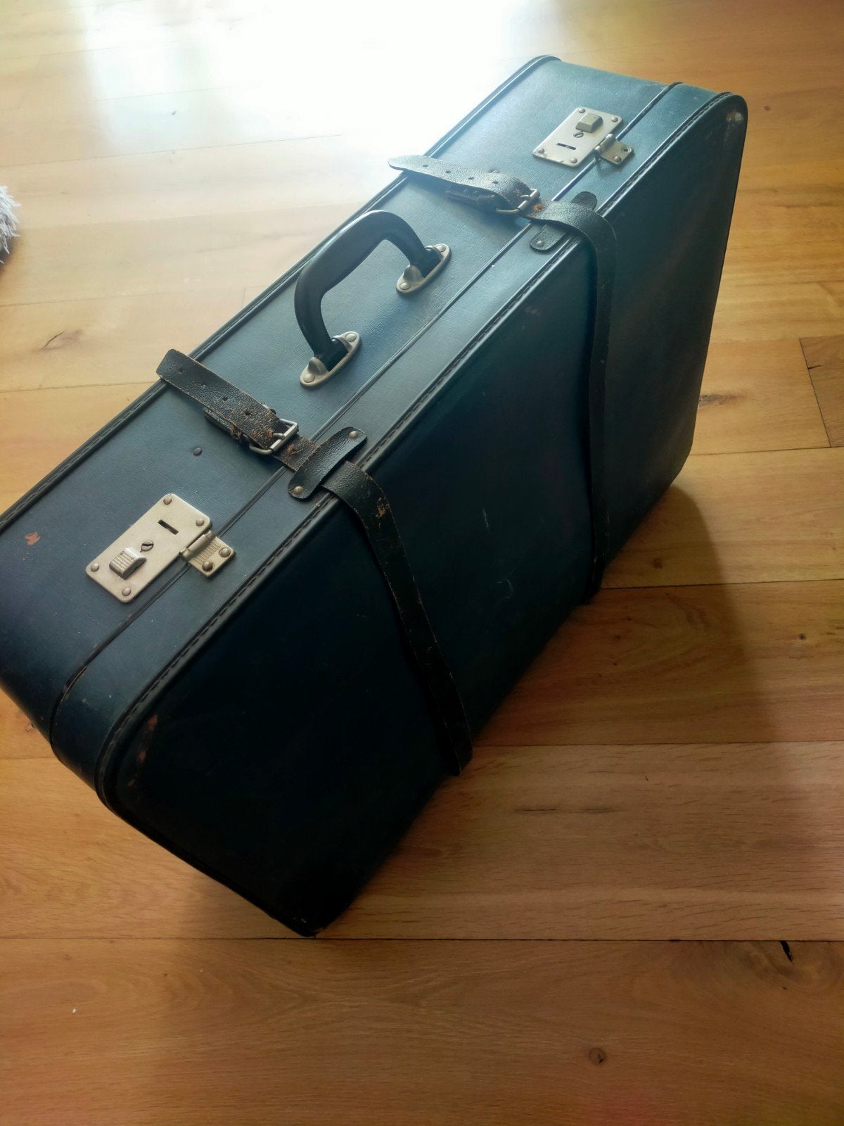 Vintage blauwe koffer met leren riemen, 30 cm of meer, Gebruikt, Bruin, Minder dan 35 cm