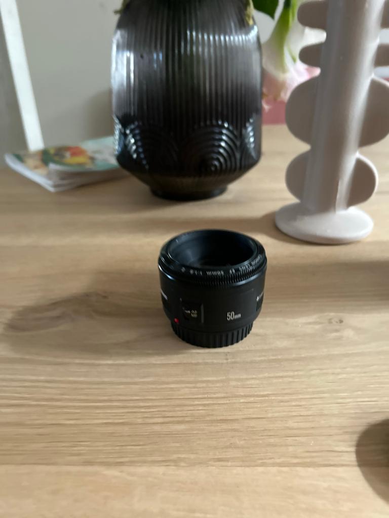 Canon EF 50mm f/1.8 lens - Zo goed als nieuw, Ophalen of Verzenden, Zo goed als nieuw, Standaardlens