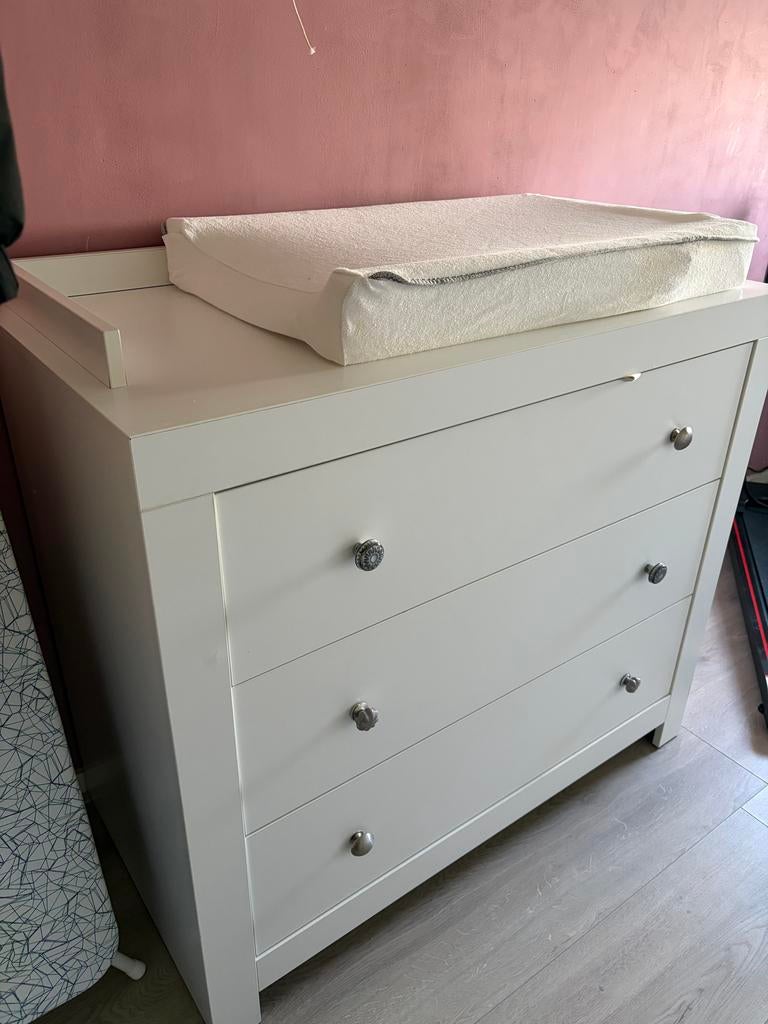 Witte Commode met 3 Lades en Verschoonkussen, Kinderen en Baby's, Kinderkamer | Commodes en Kasten, Ophalen, 50 tot 70 cm, Zo goed als nieuw