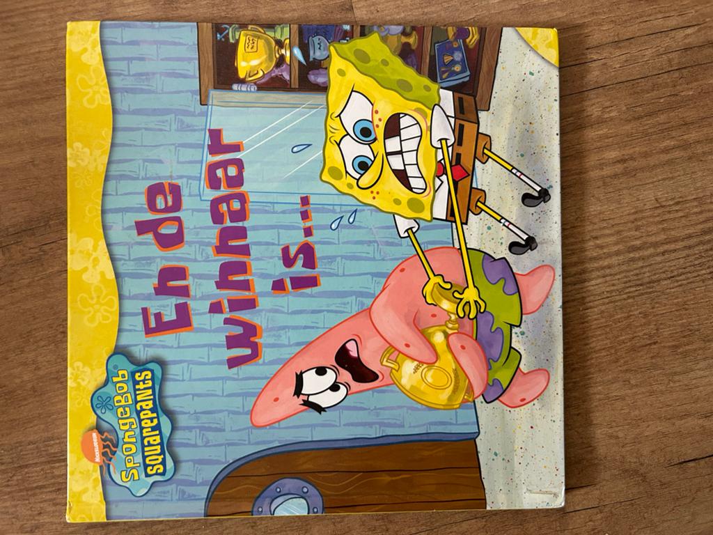 SpongeBob SquarePants: En de Winnaar Is..., Boeken, Kinderboeken | Jeugd | onder 10 jaar, Zo goed als nieuw, Fictie algemeen, Ophalen