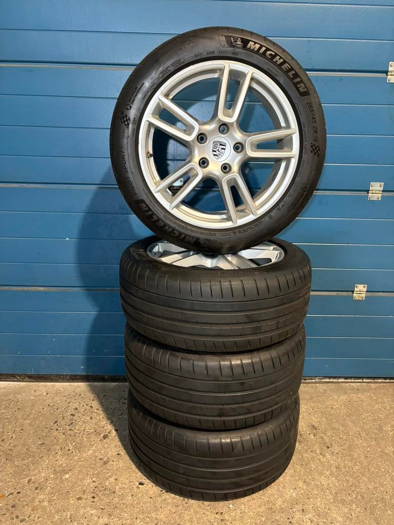 Originele Porsche Panamera 19 inch breedset met Zomerbanden, Auto-onderdelen, Banden en Velgen, Gebruikt, 265 mm, Banden en Velgen