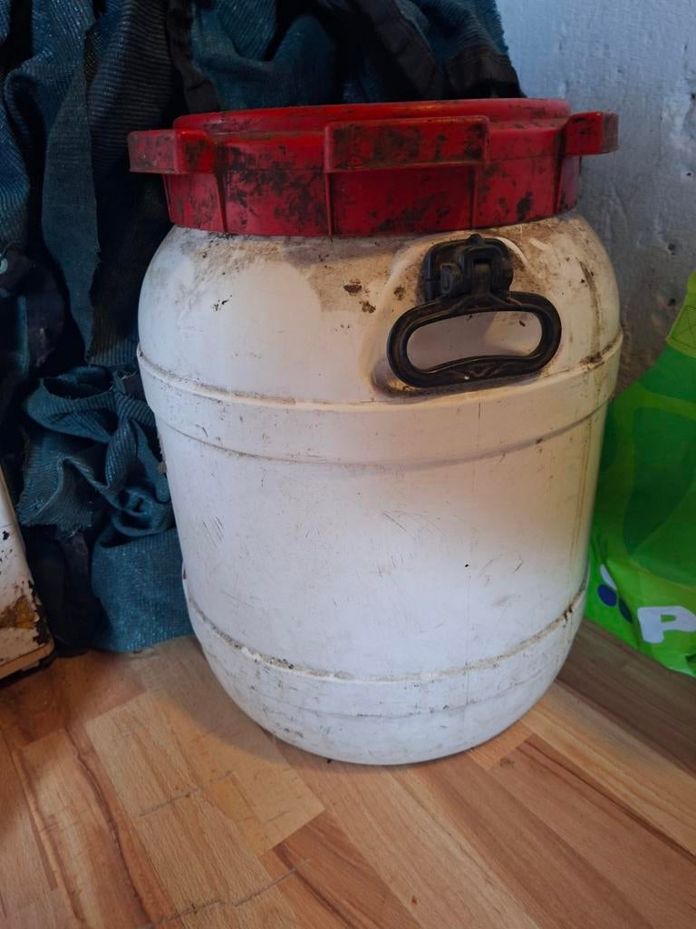 Te koop voerton 60 ltr, Dieren en Toebehoren, Ophalen of Verzenden, Overige soorten