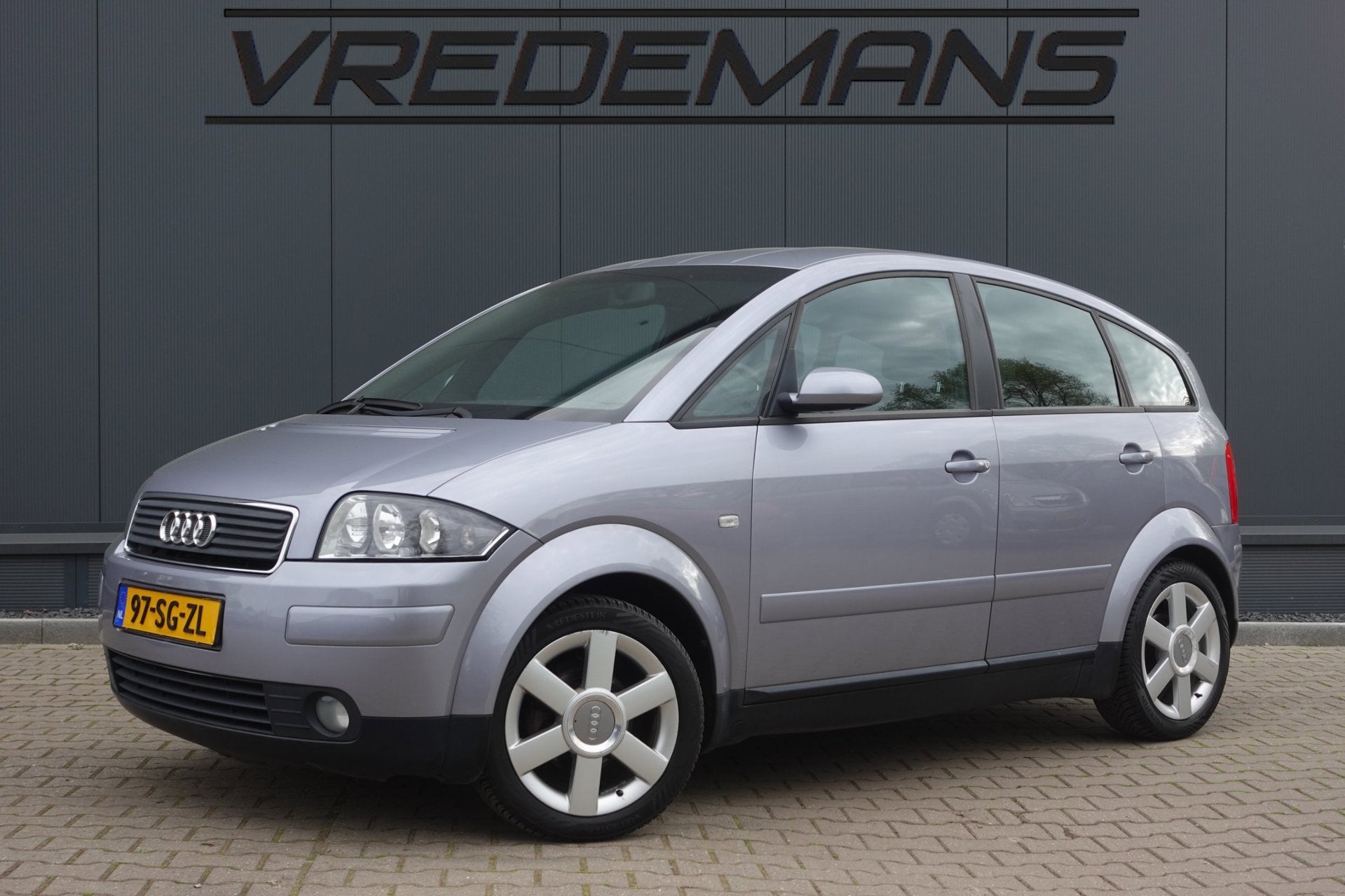 Audi A2 1.6 FSI Pro Line NAP/DEALERONDERH., 970 kg, Stof, 4 cilinders, 4 stoelen