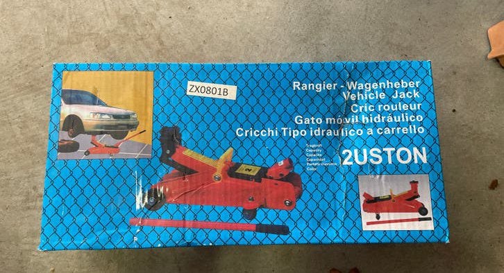 Nieuwe 2 ton hydraulische garagekrik in doos, Ophalen, Nieuw, Hydraulisch, Garagekrik