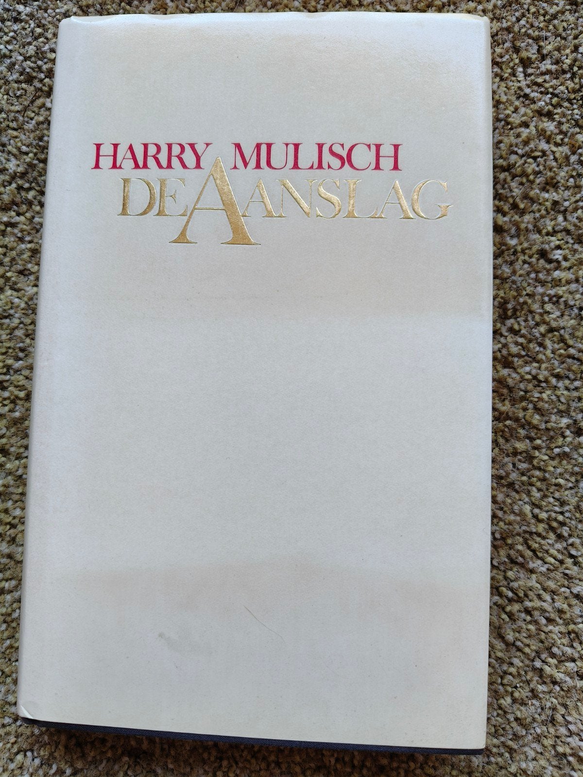 Harry Mulisch - De Aanslag (Boek), Ophalen of Verzenden, Gelezen, Harry Mulisch, Nederland