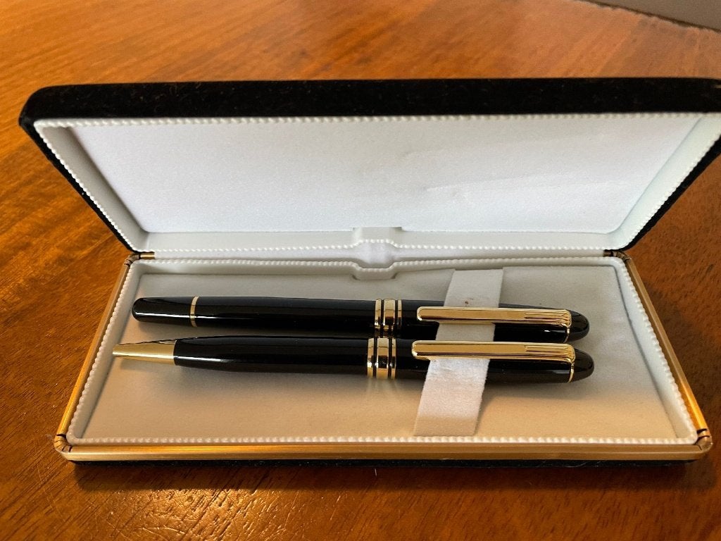 Pennenset in fluwelen hardcase - Iridium punt, Verzamelen, Pennenverzamelingen, Overige merken, Pennenset, Met doosje, Ophalen of Verzenden