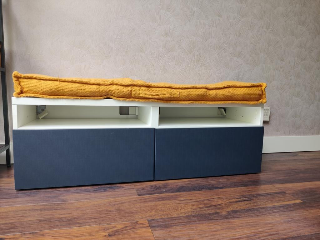 Ikea TV meubel met 2 lades en optioneel kussen (120x40x40), Ophalen, Zo goed als nieuw, Hout, Cd's