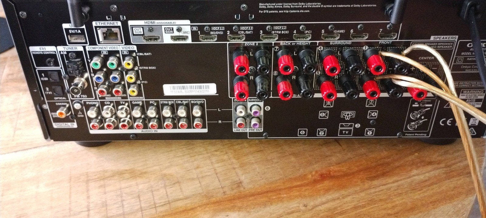 Foto 5 van Onkyo TX-NR646 Atmos 4K Spotify phono optioneel Kef speakers