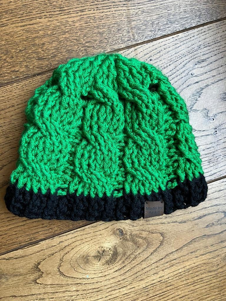 Groene muts met zwarte rand, handgemaakt, kindermuts, Jongen of Meisje, Handgemaakt, Nieuw, Ophalen of Verzenden