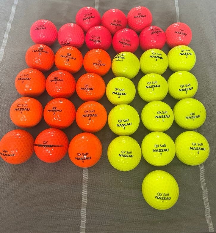 36 Nassau QX en QX Soft gekleurde golfballen, Ophalen of Verzenden, Gebruikt, Bal(len), Overige merken