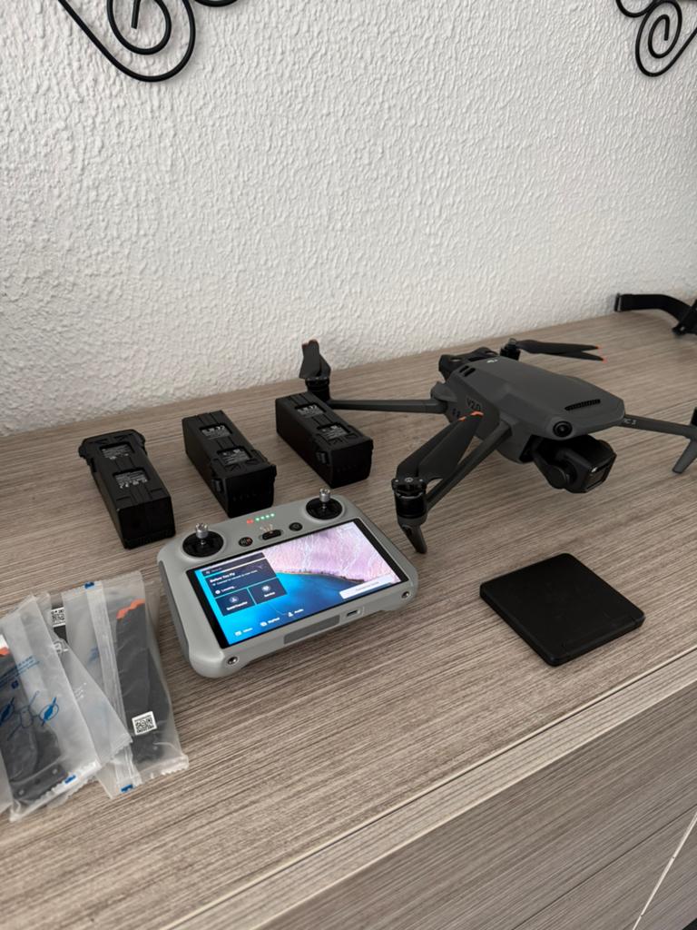 DJI Mavic 3 V2 Fly More Combo, Audio, Tv en Foto, Drones, 250 tot 900 gram, 30 tot 45 minuten, 5 tot 10 kilometer, Return to Home
