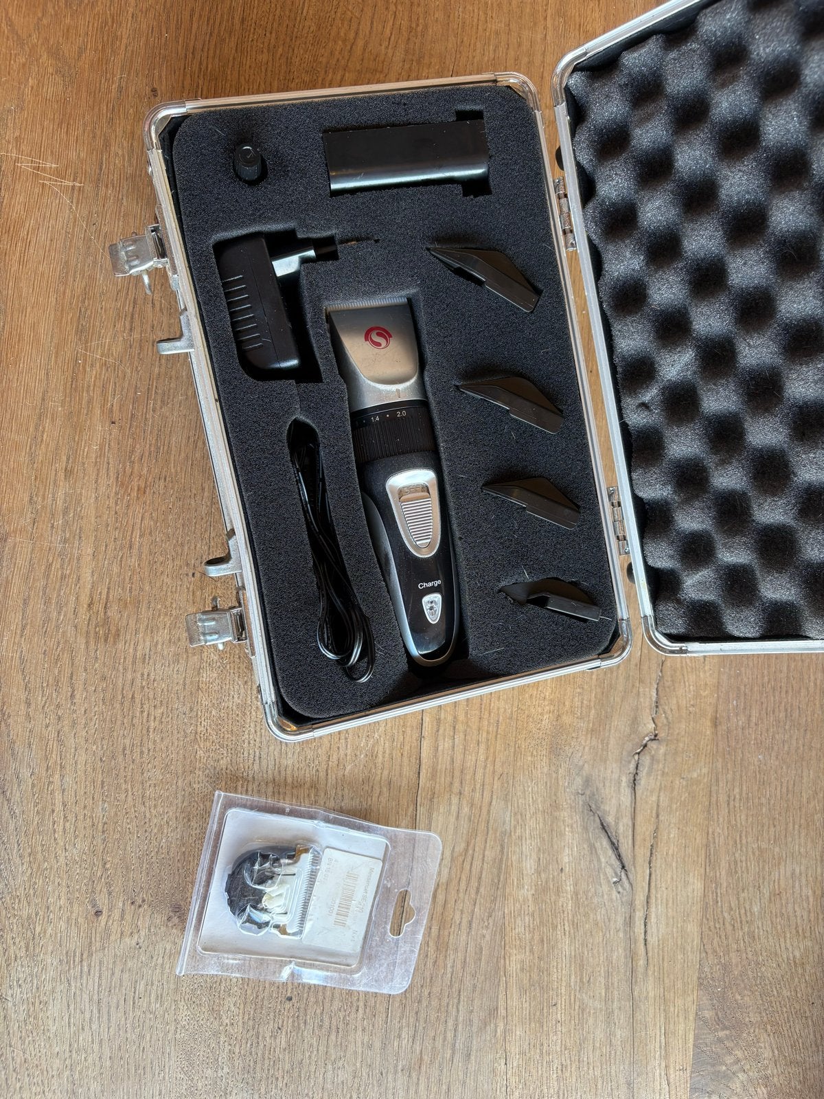 Een groot en klein scheerapparaat paarden (clipper prestige), Ophalen of Verzenden, Gebruikt