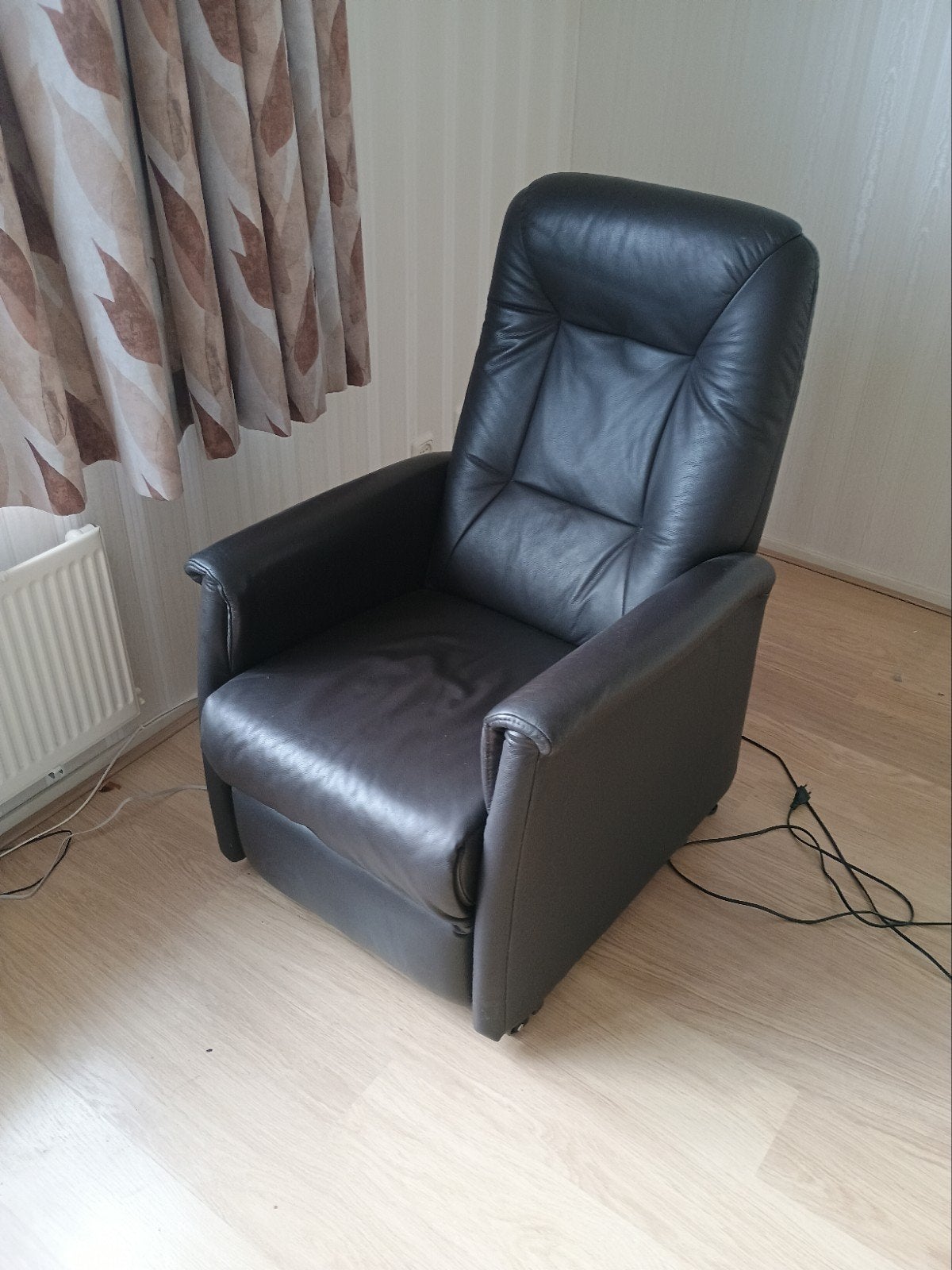 Relaxstoel elektrisch verstelbaar, Ophalen, Gebruikt, 50 tot 75 cm, Leer