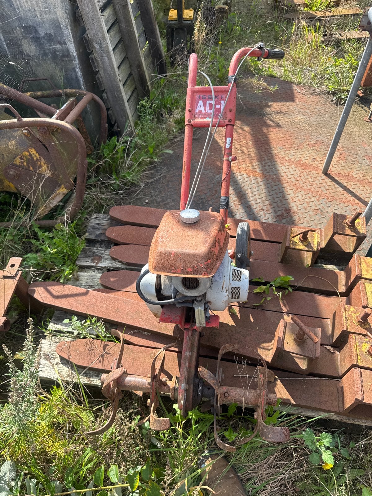 Tuinfrees 2 stuks- Werkt, maar heeft nazicht nodig, Ophalen, Gebruikt