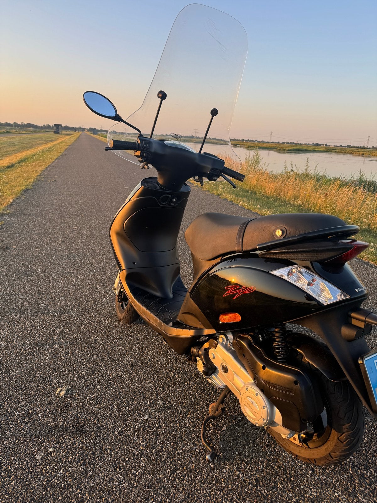 Piaggio zip snorfiets - Zwart, Goed Onderhouden, Fietsen en Brommers, Scooters | Piaggio, Ophalen, Gebruikt, Zip, Benzine