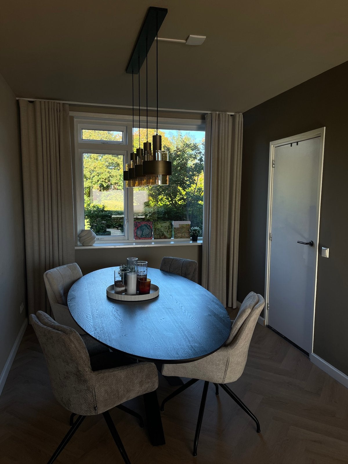Massief zwart mango hout tafel, Ophalen, Zo goed als nieuw, Rond, Hout