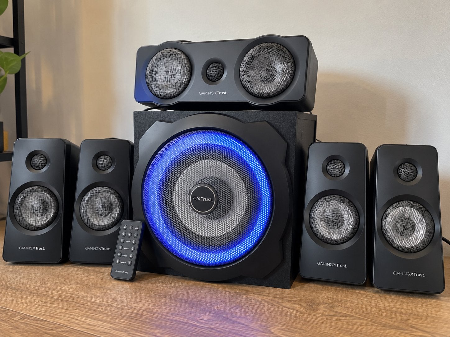 Foto 2 van Trust Tytan GXT 658 5.1 Speakerset - Zo goed als nieuw