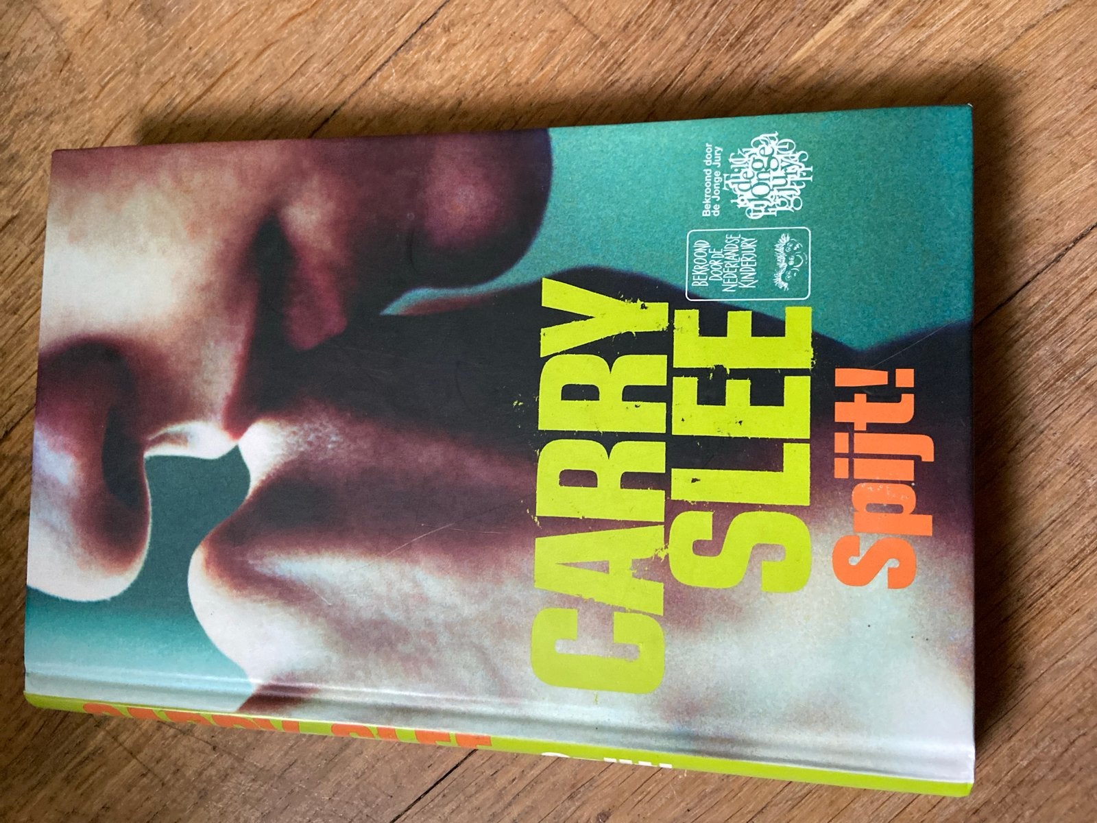 Carry Slee - Spijt! (Jeugdroman), Boeken, Ophalen of Verzenden, Gelezen, Fictie