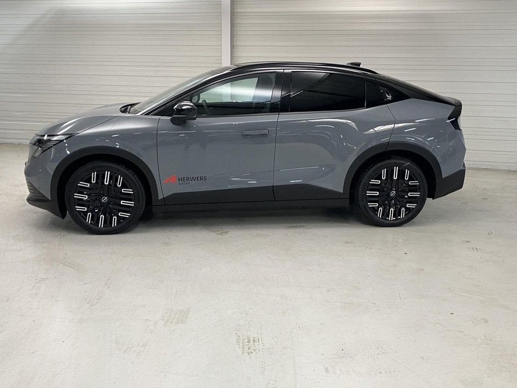 Nissan LEAF Evolve 52 kWh / Panoramadak / Bose sound/ € 20, Auto's, Nissan, Gebruikt, 975 kg, 177 pk, Zilver of Grijs
