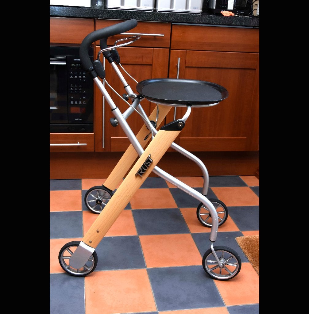 Prachtige Trust rollator, nw model, in perfecte nieuwstaat, Diversen, Rollators, Ophalen of Verzenden, Opvouwbaar, Nieuw