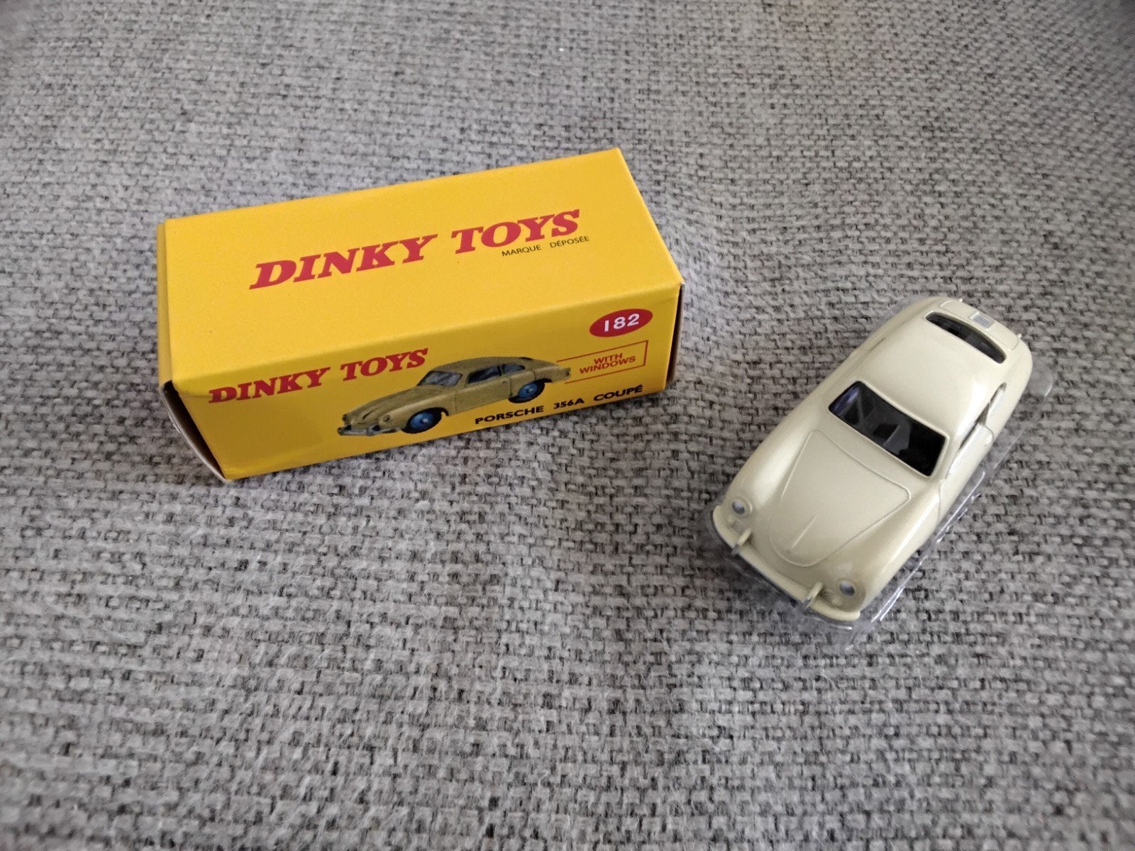 dinky toy atlas porsche 356a coupe met Windows nr182, Hobby en Vrije tijd, Ophalen of Verzenden, Auto, Dinky Toys