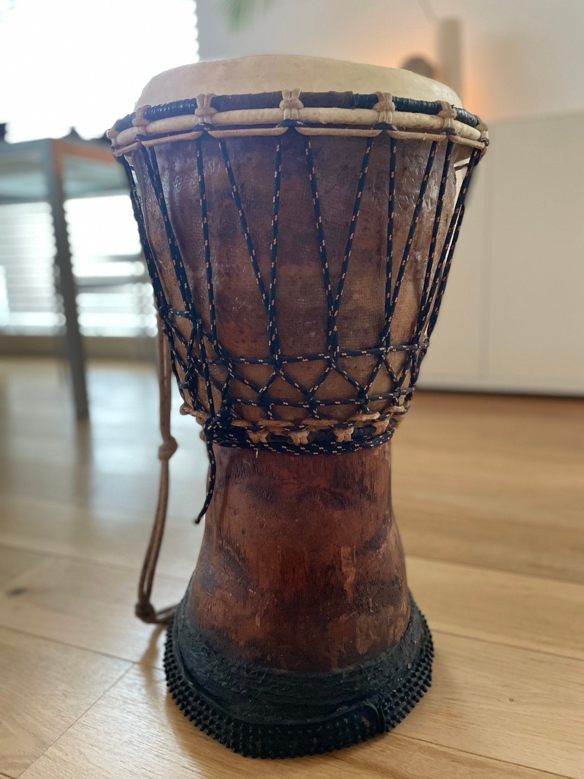 Handgemaakte djembe 56 cm,natuurvel, Ophalen, Zo goed als nieuw, Trommel