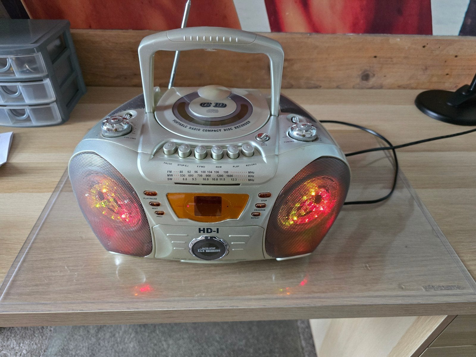 Leuke radio dvd speler met disco boxen, Ophalen, Gebruikt, Radio, Met cd-speler