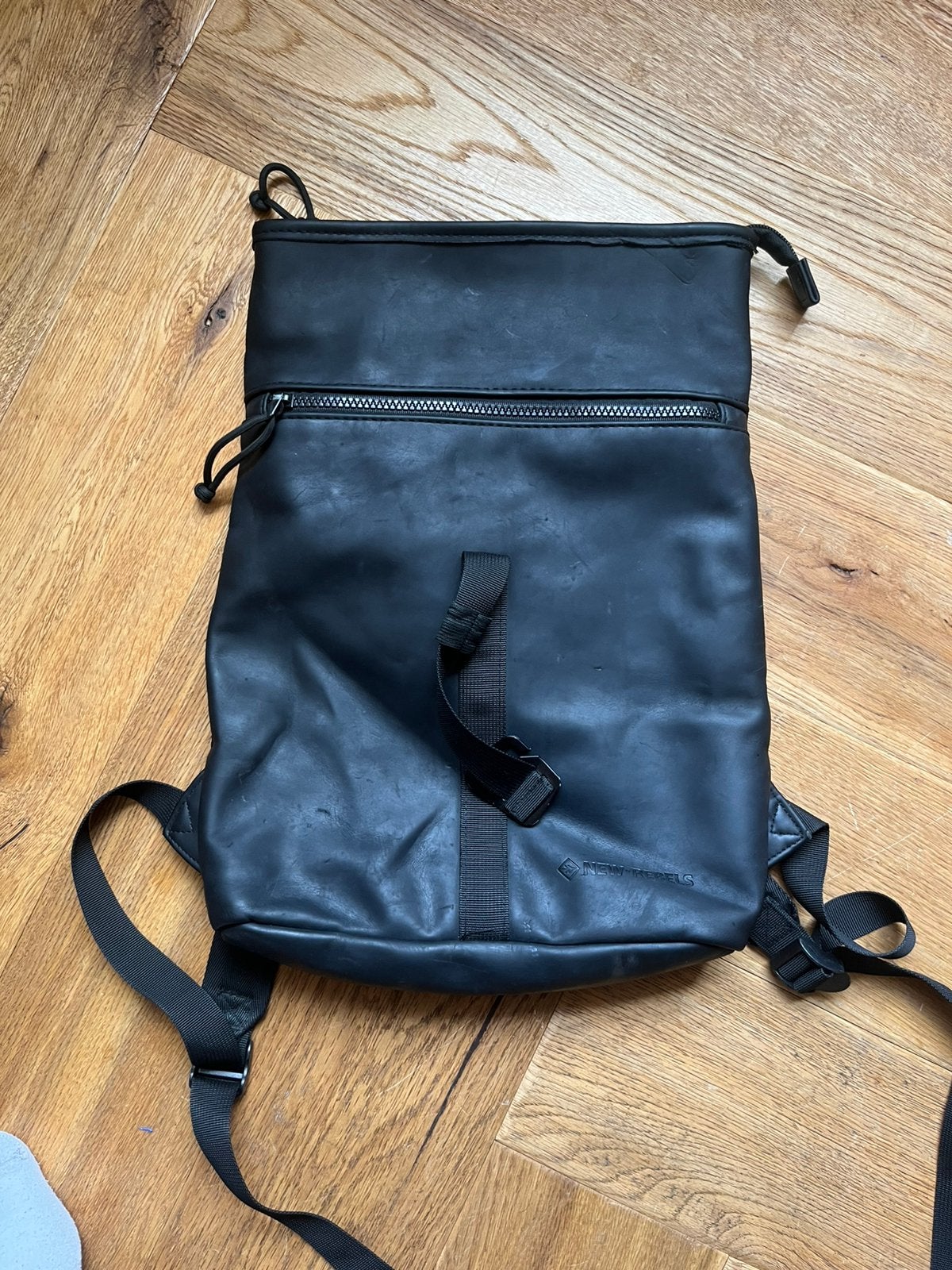 New Rebels Mart rugzak small black, Ophalen, Gebruikt, Overige merken