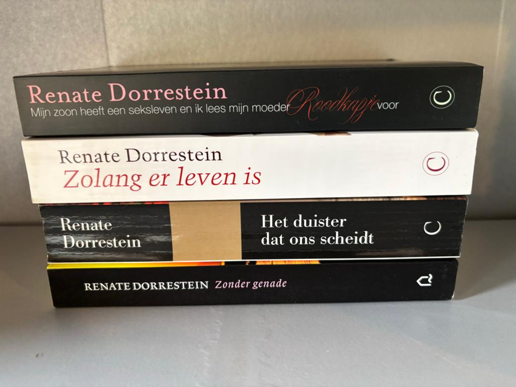 Renate Dorrestein boekenpakket (10 stuks), Ophalen of Verzenden, Gelezen, Nederland
