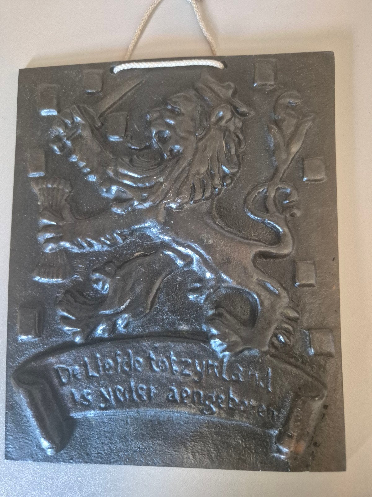 vintage bronzen tegel 'De liefde tot zyn land',  ca 1940., Ophalen of Verzenden, Brons
