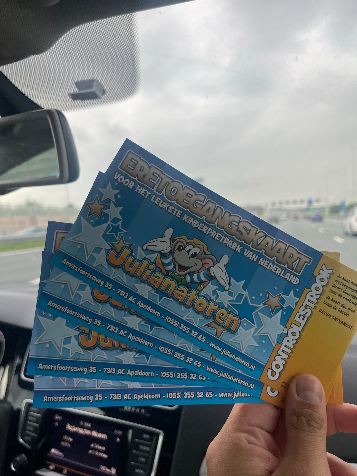 4x Tickets voor Julianatoren ZONDER DATUM, Drie personen of meer, Ticket of Toegangskaart