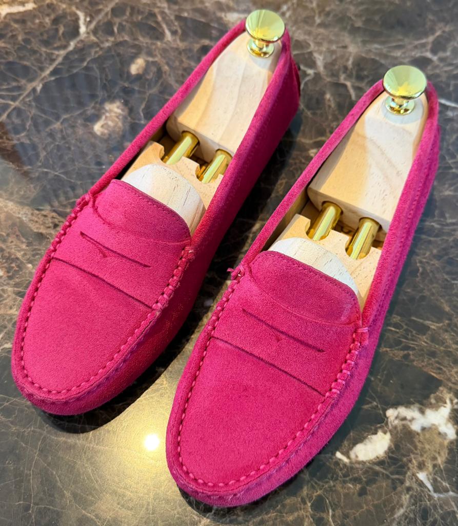 Tod's Gommino Loafers Driving Shoes Roze Suède maat 37, Ophalen of Verzenden, Zo goed als nieuw, Espadrilles of Moccasins, Roze