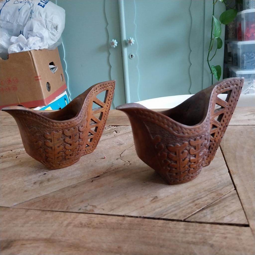 2 handgesneden houten (huwelijks)bekers uit Balkan, Ophalen of Verzenden