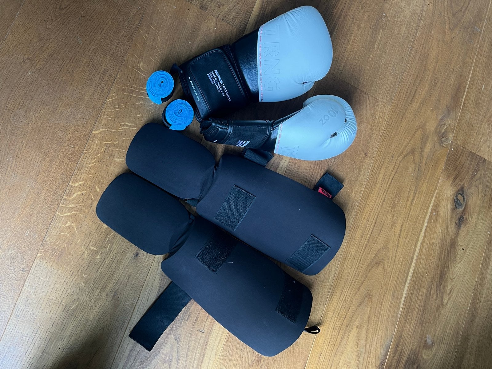 Zo goed als nieuwe kickboks set, Ophalen, Zo goed als nieuw, Overige, Vechtsportbescherming