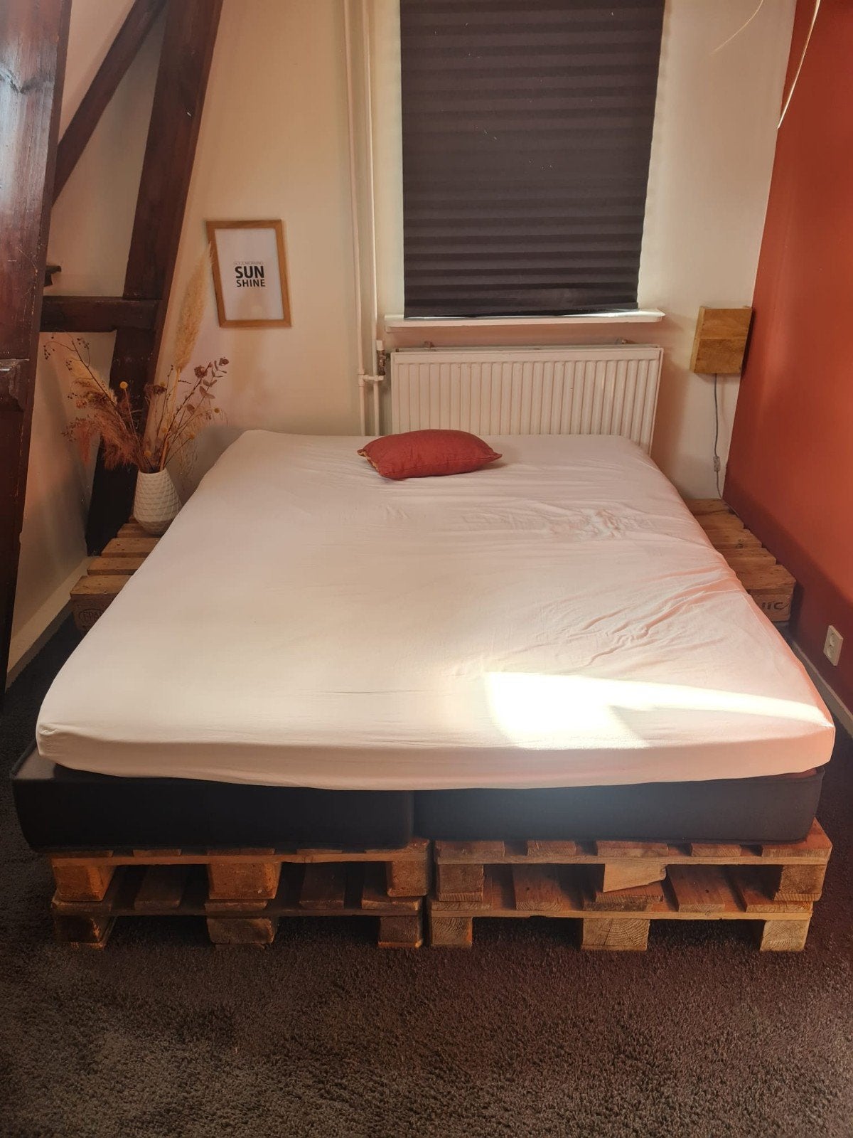 Pallet bed 160cm breed met matras en topper, Huis en Inrichting, Ophalen, Gebruikt, Tweepersoons, Bedbodem