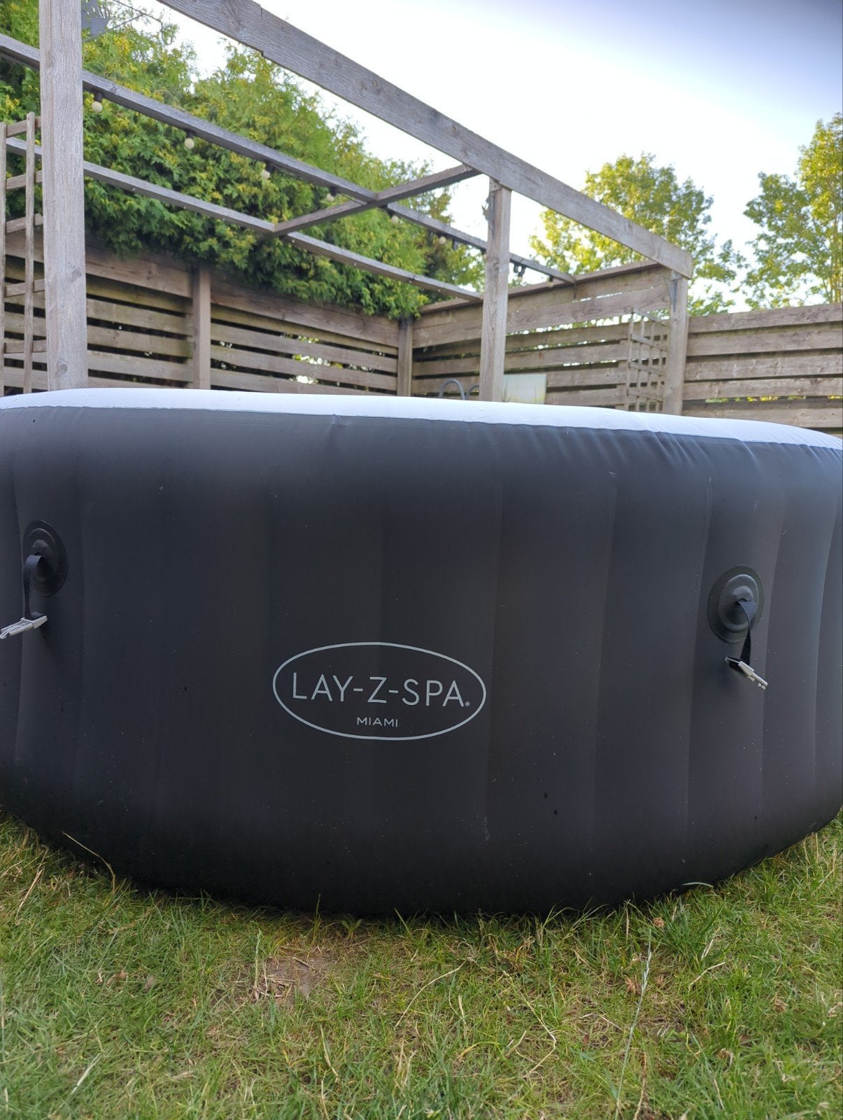 Lay-z-spa Miami jacuzzi, Tuin en Terras, Bubbelbaden en Hottubs, Ophalen of Verzenden, Zo goed als nieuw