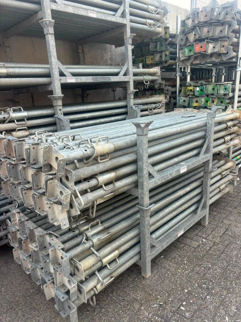 Zeer nette Schroefstempels / Bouwstempels 250/450 cm