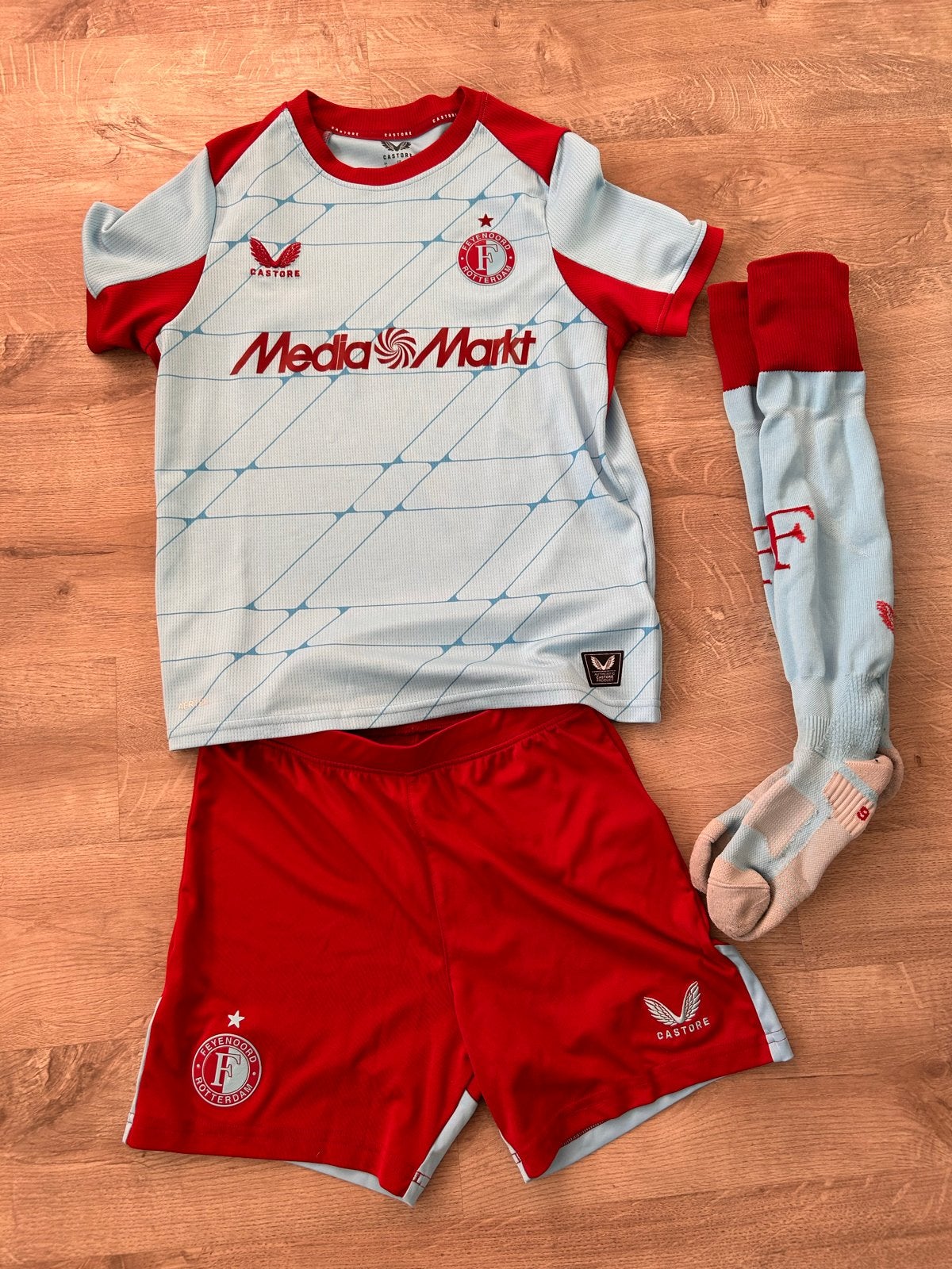 Feyenoord Uit tenue - Maat 158 nette staat, Ophalen of Verzenden, Zo goed als nieuw, Jongen of Meisje, Sport- of Zwemkleding