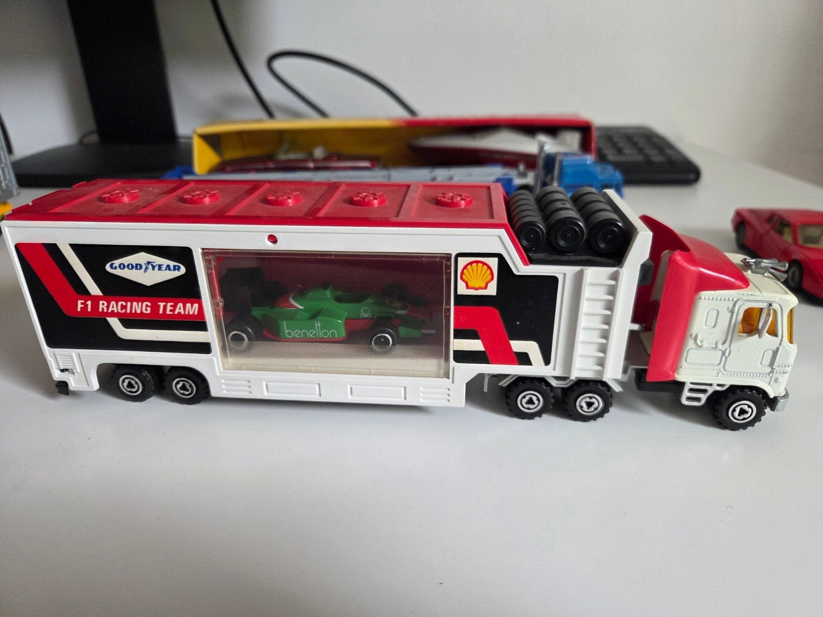 Vintage majorette F1 Racing Team Truck  met f1 auto, Ophalen of Verzenden, Gebruikt