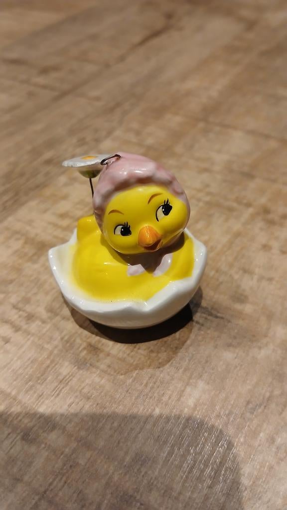 Goebel kuiken in ei met bloem, Verzamelen, Beelden en Beeldjes, Ophalen of Verzenden