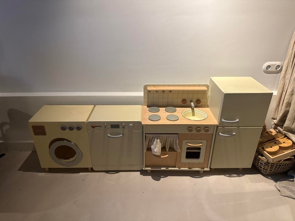 Zara Home Speelkeuken en Wasmachine Set, Kinderen en Baby's, Speelgoed | Houten speelgoed, Ophalen, Zo goed als nieuw, Meubelstuk of Keukentje