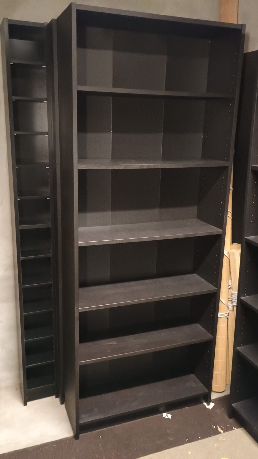 2x Kast Zwartbruin, Ophalen, Met plank(en), 200 cm of meer, 50 tot 100 cm