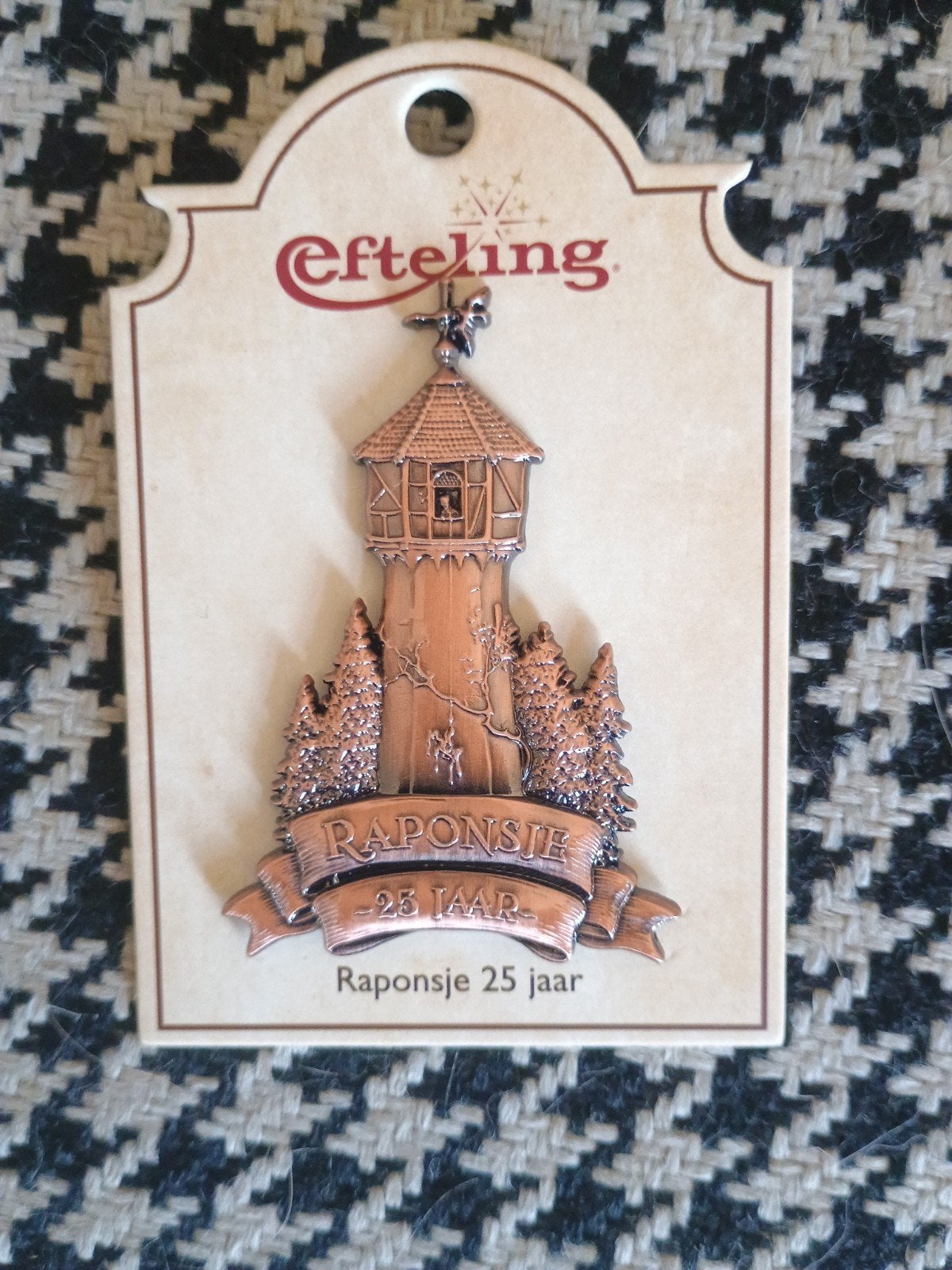 pin raponsje, Ophalen, Button of Speldje