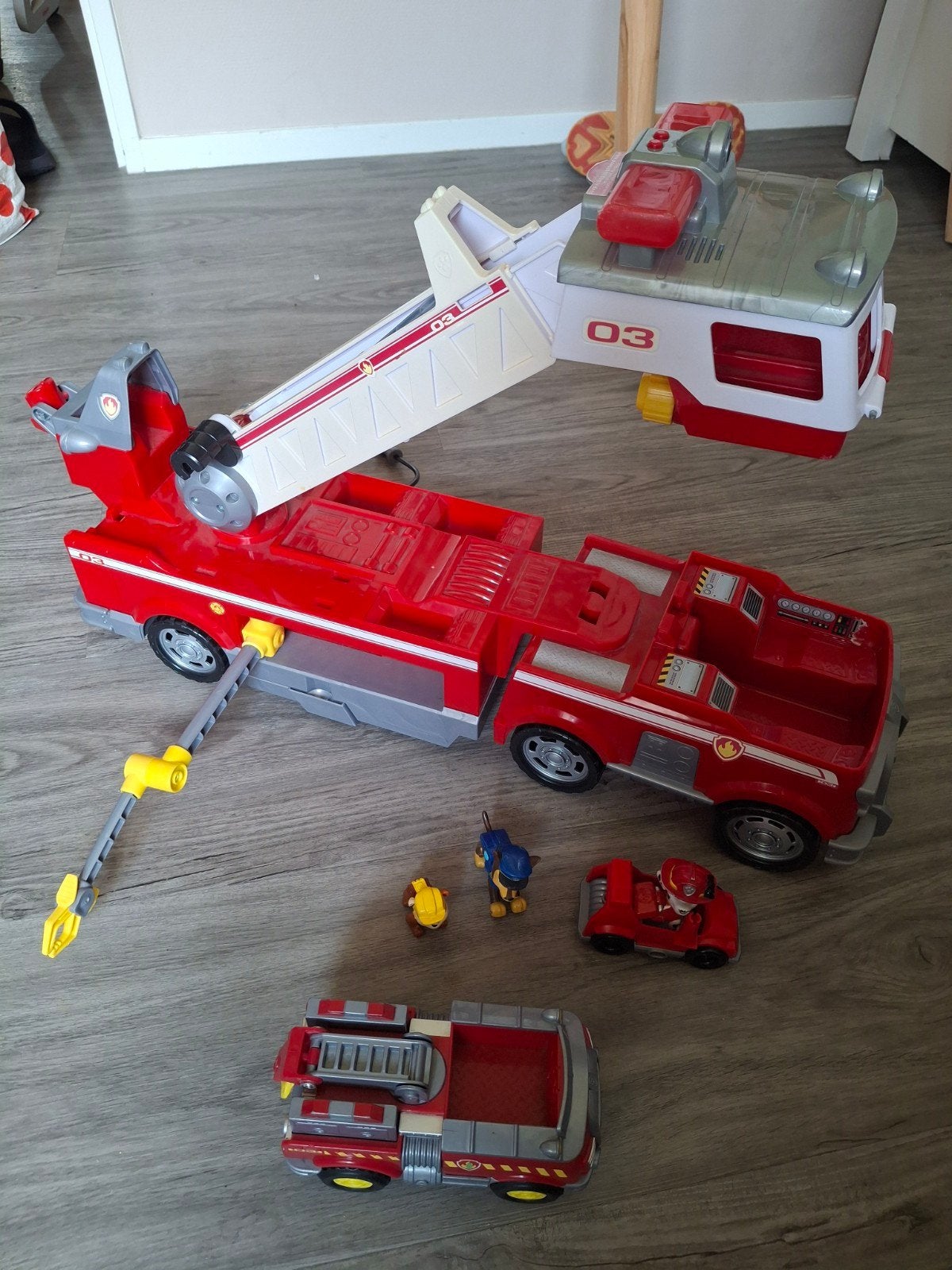Paw patrol brandweerwagens 3 en 3 pups, Ophalen of Verzenden