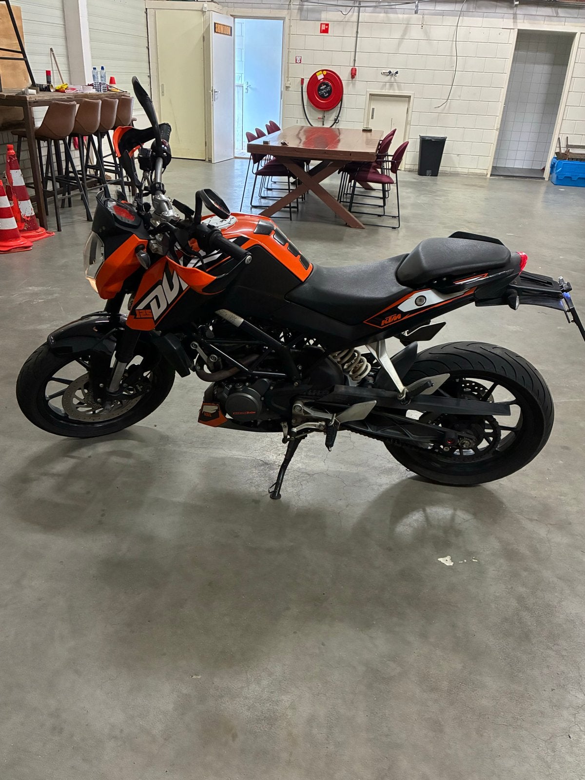 KTM 125 Duke - Ideaal voor A1 rijbewijs, Motoren, Gebruikt, Particulier, 125 cc, 11 kW of minder