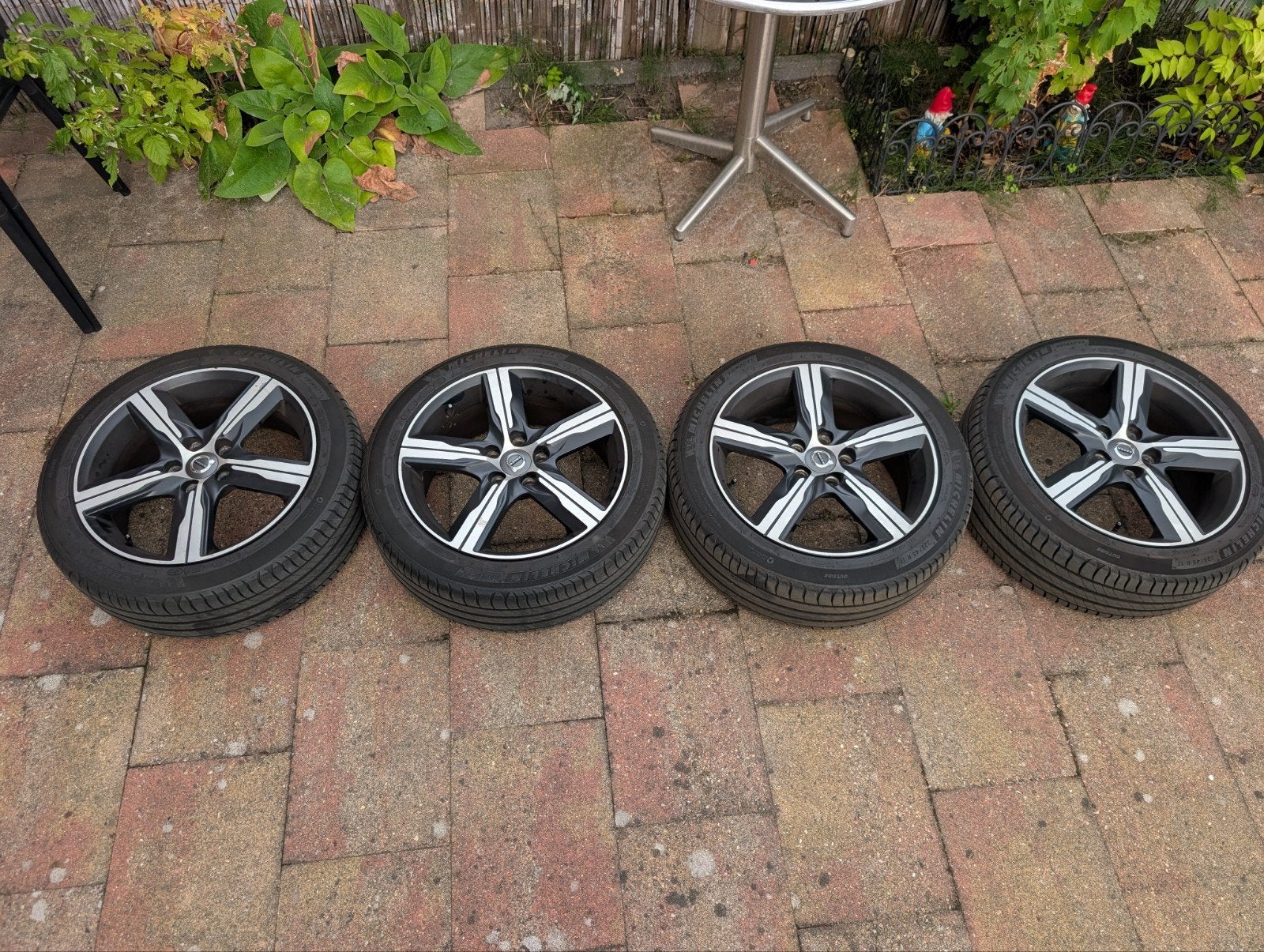 originele Volvo r design velgen 17 inch 5x108 zomerbanden, Velg(en), 17 inch, 225 mm, Winterbanden