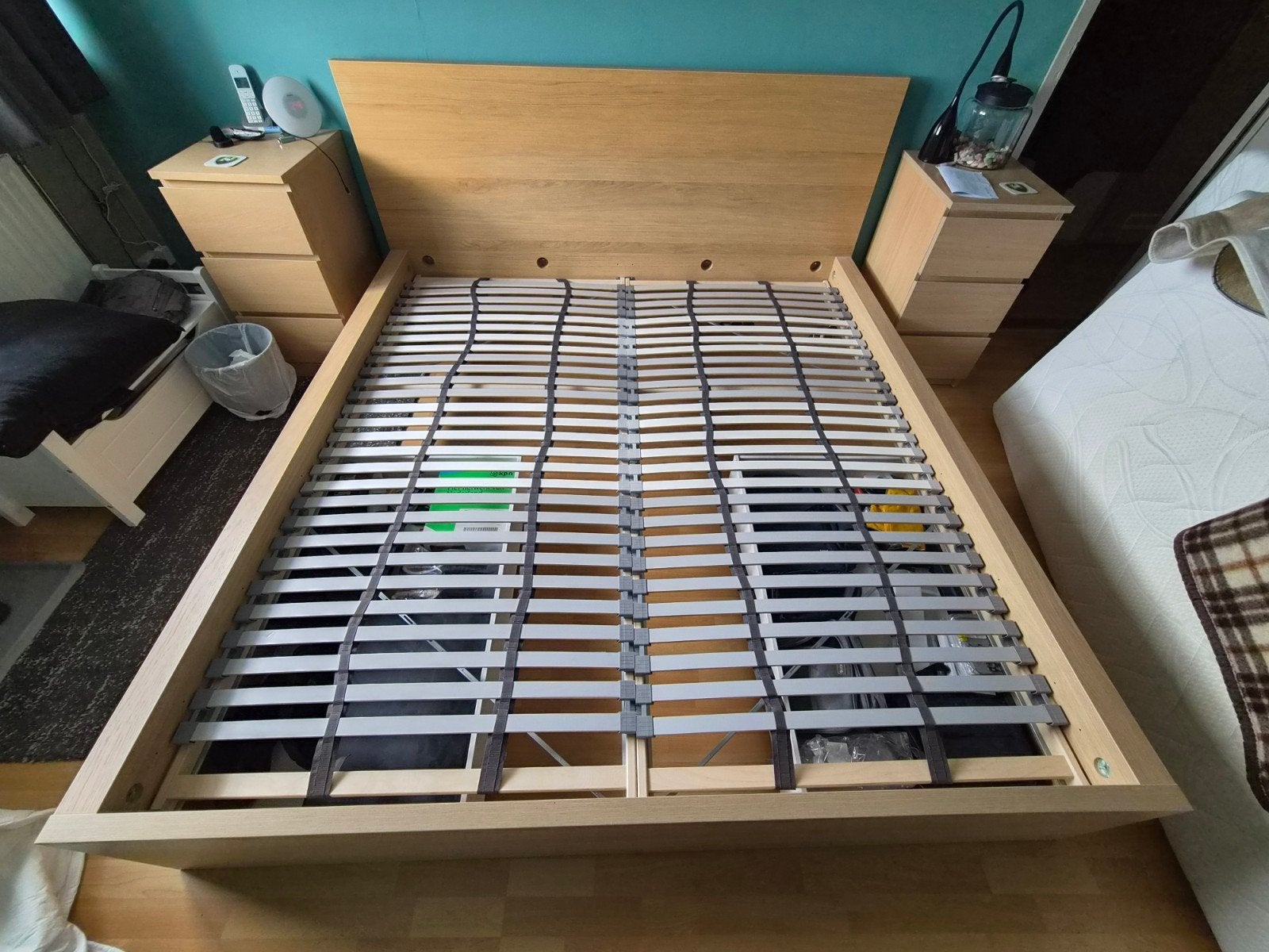 Malm bed 180x200, Huis en Inrichting, Slaapkamer | Bedden, Ophalen, Bruin, Tweepersoons, Zo goed als nieuw