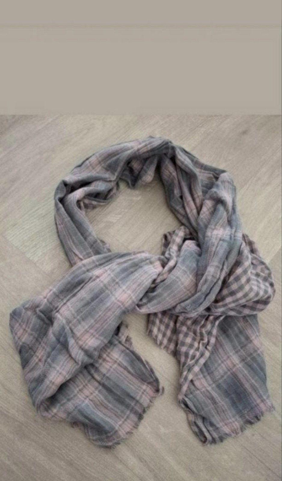Sjaal zomersjaal grijs roze 2 kanten (Nieuw!), Ophalen of Verzenden, Nieuw, Maat 46/48 (XL) of groter, Sjaal