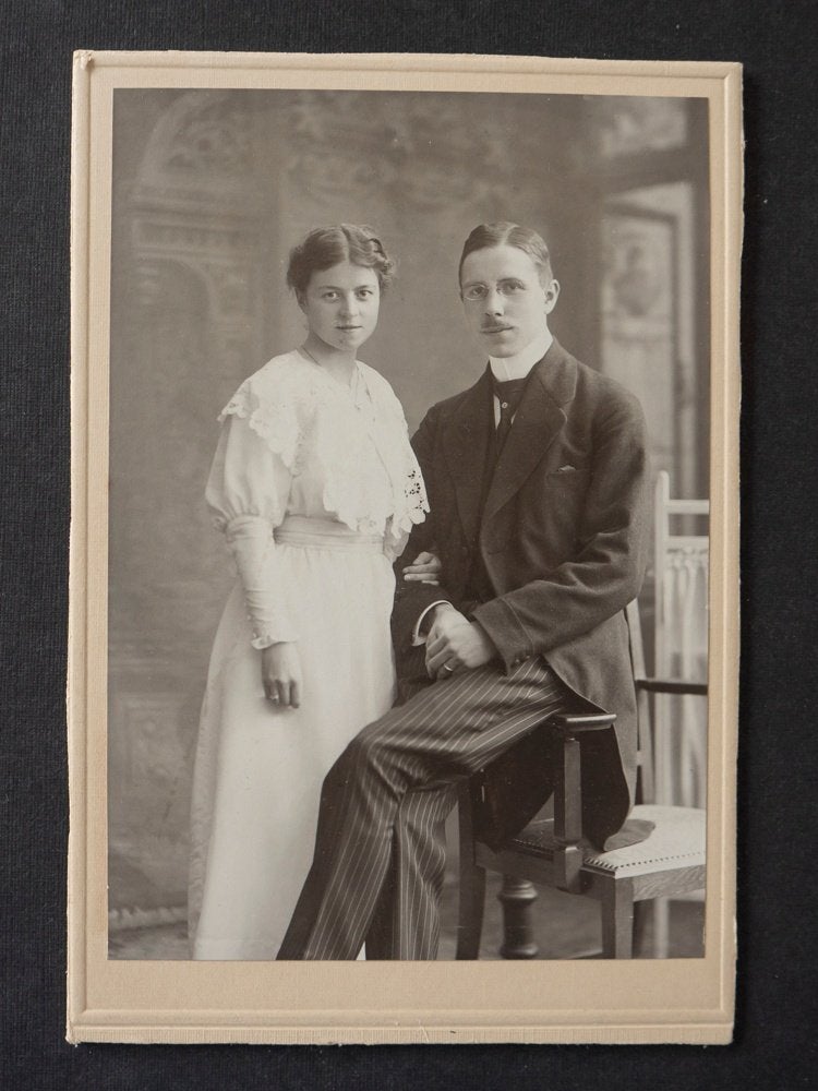 Foto op Karton - Bruidspaar ?, Verzamelen, Gebruikt, Verzenden, Foto, Voor 1940